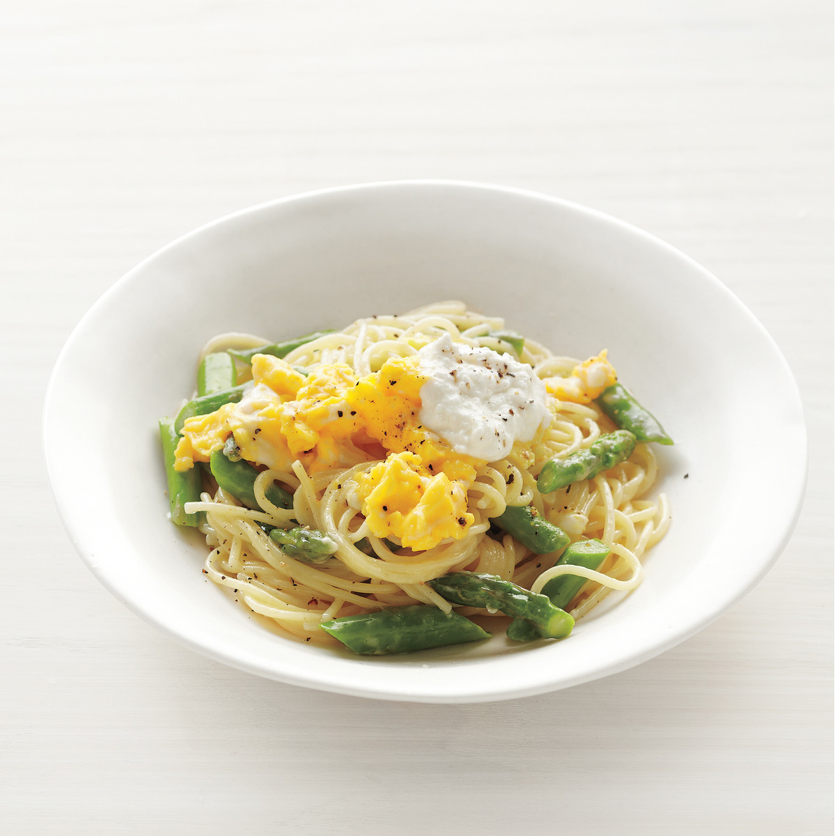 Pasta with Asparagus and Scrambled Eggs