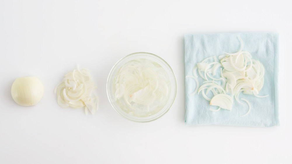 Video How to Reduce the Sharpness of an Onion Martha Stewart