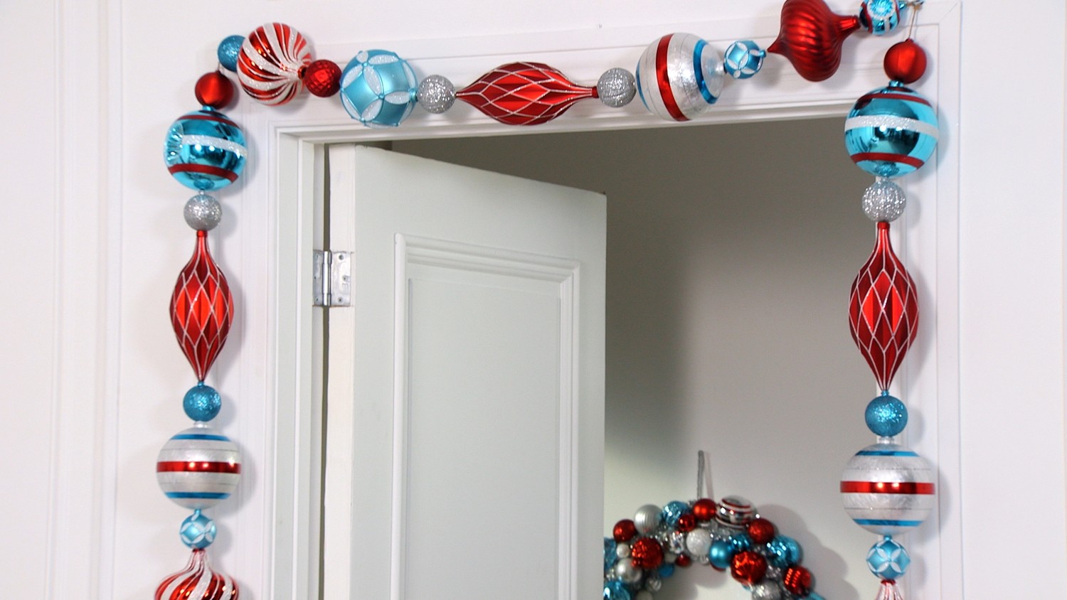 Video Ask Martha How To Make An Ornament Garland Martha Stewart