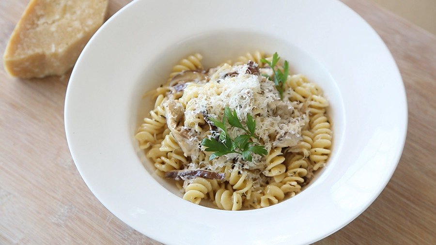 Video Creamy Alfredo Sauce with Shiitake Mushrooms Martha Stewart