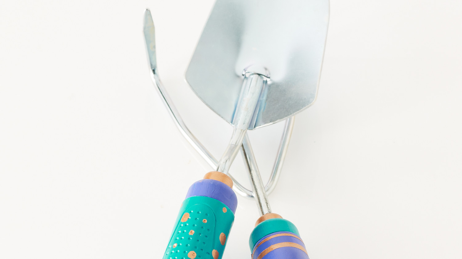 Perfectly Painted Garden Tools | Martha Stewart