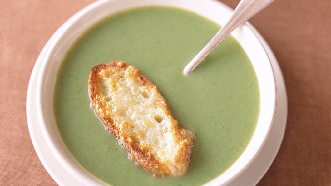 Broccoli Soup with Cheddar Toasts