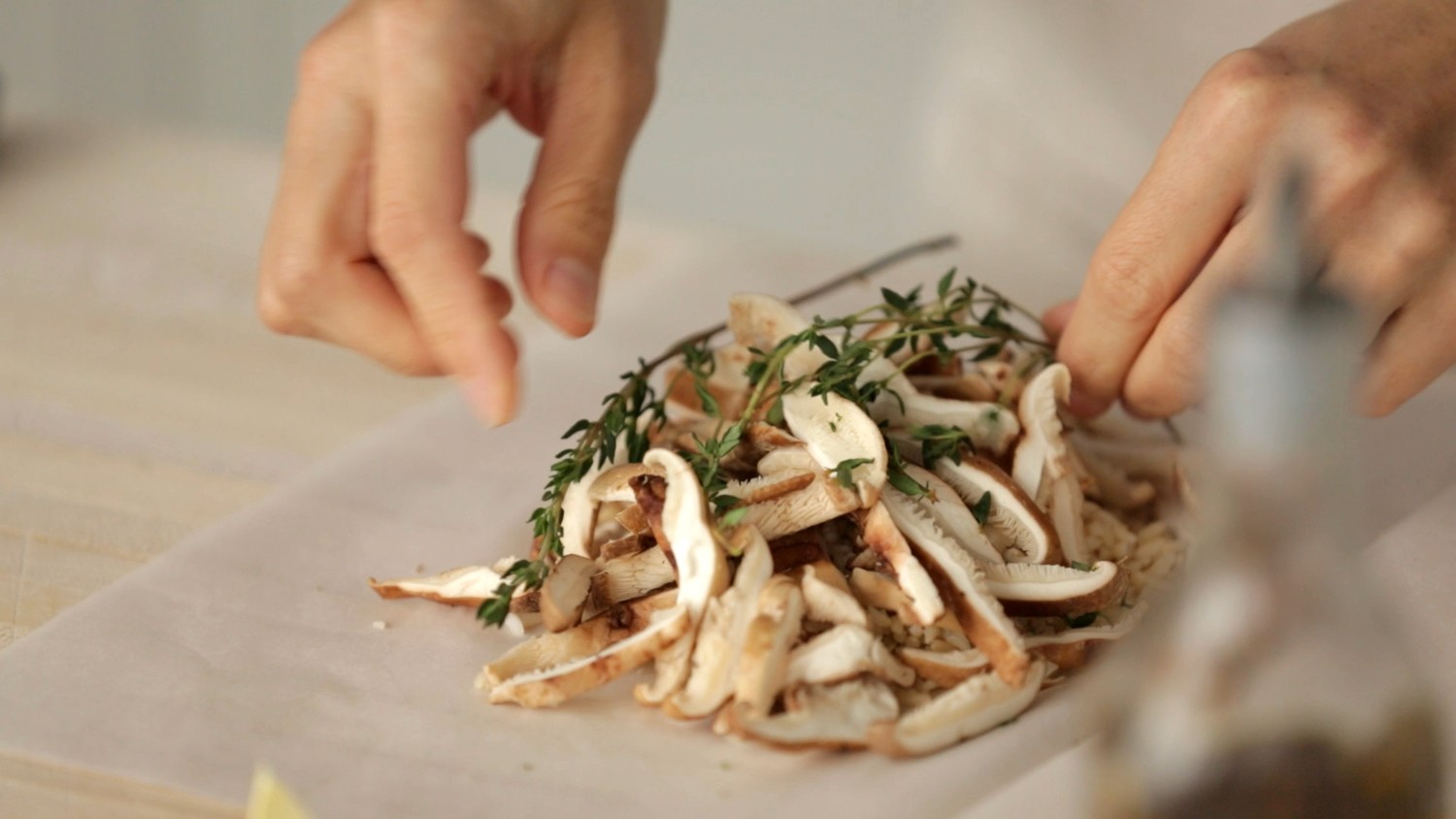 Video Steamed Shiitake Mushrooms and Brown Rice in Parchment Martha