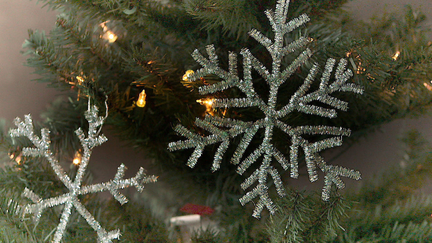 Video PipeCleaner Snowflake Ornaments Martha Stewart