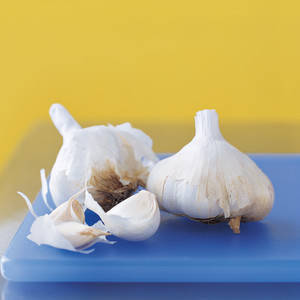 Mince Garlic with Salt