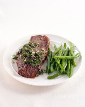 Pan-Seared Steak with Salsa Verde_image