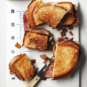 Bacon-Blue Cheese Sandwiches