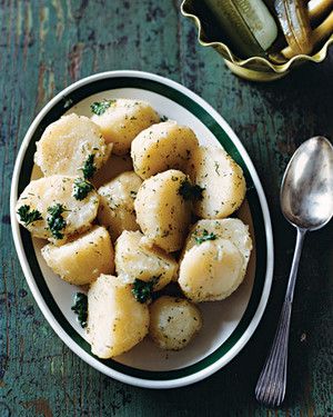 Boiled Potatoes with Parsley and Dill_image