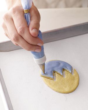 Royal Icing for Easter Egg Puzzle Cookies_image