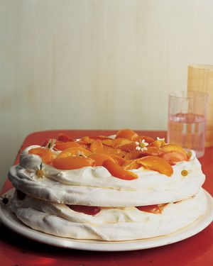 Vacherin with Chamomile-Poached Nectarines_image