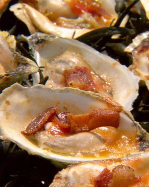 Barbecued Oysters with Bacon and Garlic Butter_image