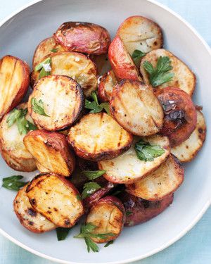Crisp Red Potatoes with Garlic-Herb Oil image