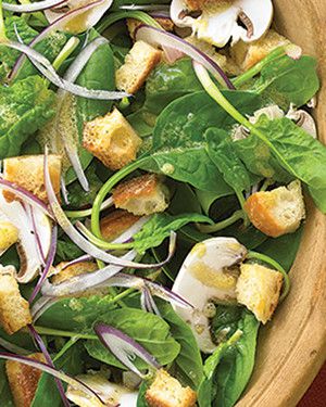 Spinach, Mushroom, and Red-Onion Salad_image