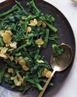 Broccoli Rabe with Garlic and Almonds_image