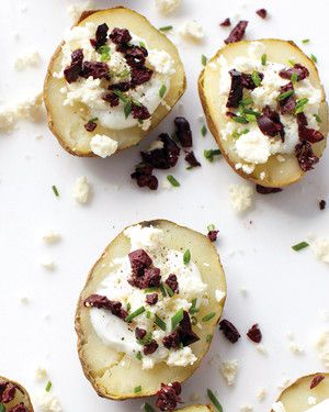 Baked Potatoes with Olives and Feta_image