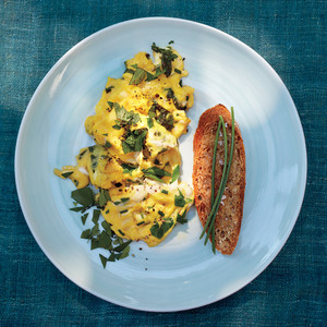 Scrambled Eggs with Mixed Herbs