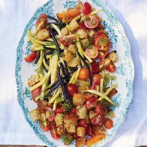 Tomato and Wax-Bean Salad with Olive-Oil Croutons