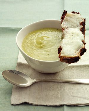 Easy Cream of Asparagus Soup_image