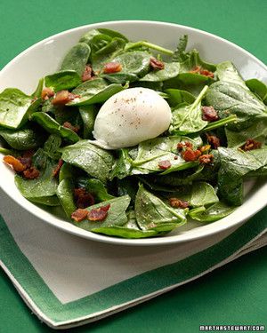 Spinach Salad with Poached Eggs_image