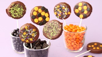 halloween_cake_pops.jpg