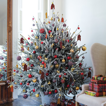 Christmas Ornaments 8 DIY Ideas That'll Be a Hit for the Holidays, According to Pinterest - Christmas Ornaments