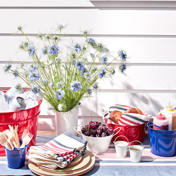 outdoor summer table