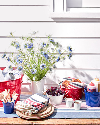 outdoor summer table