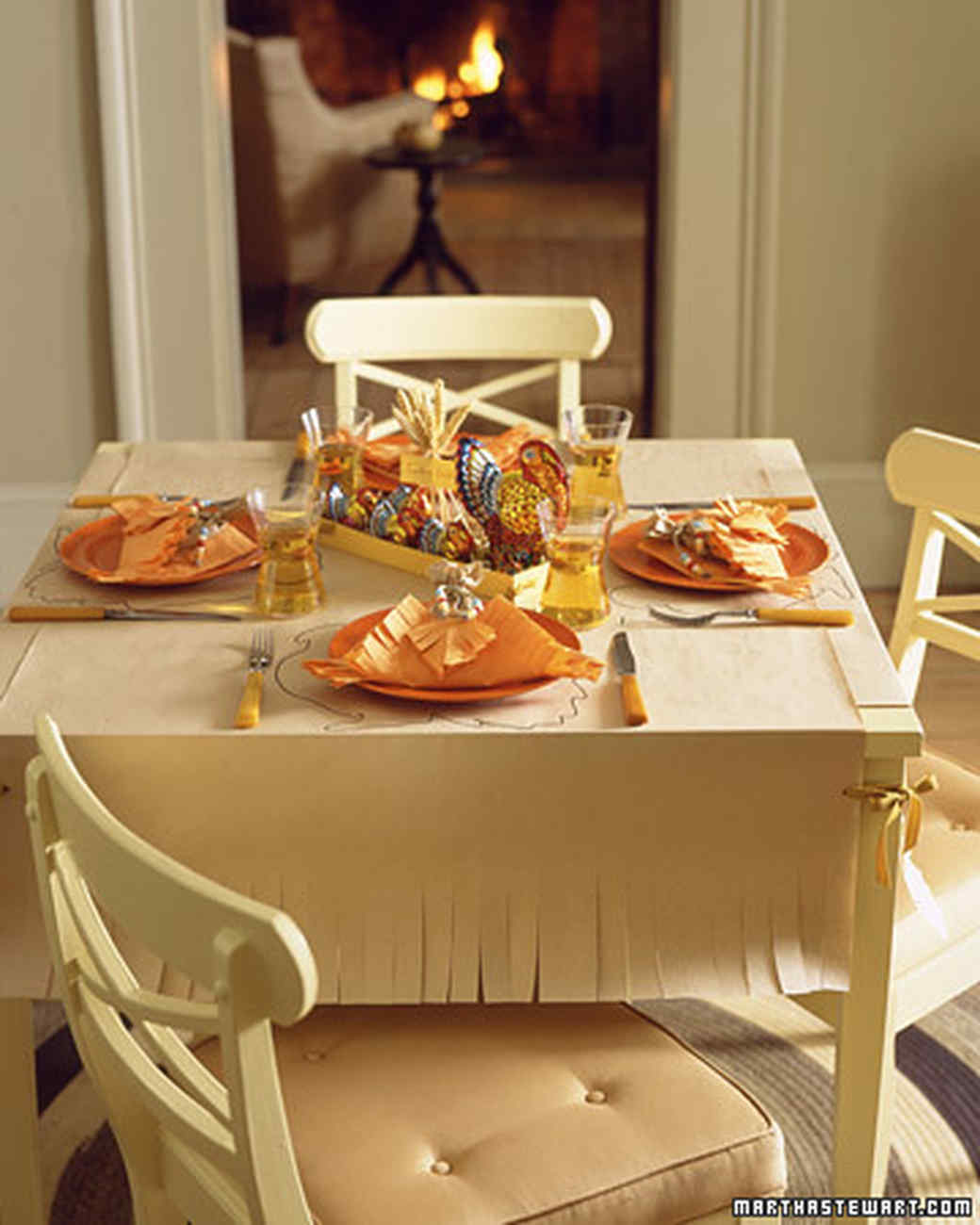 setting a thanksgiving table