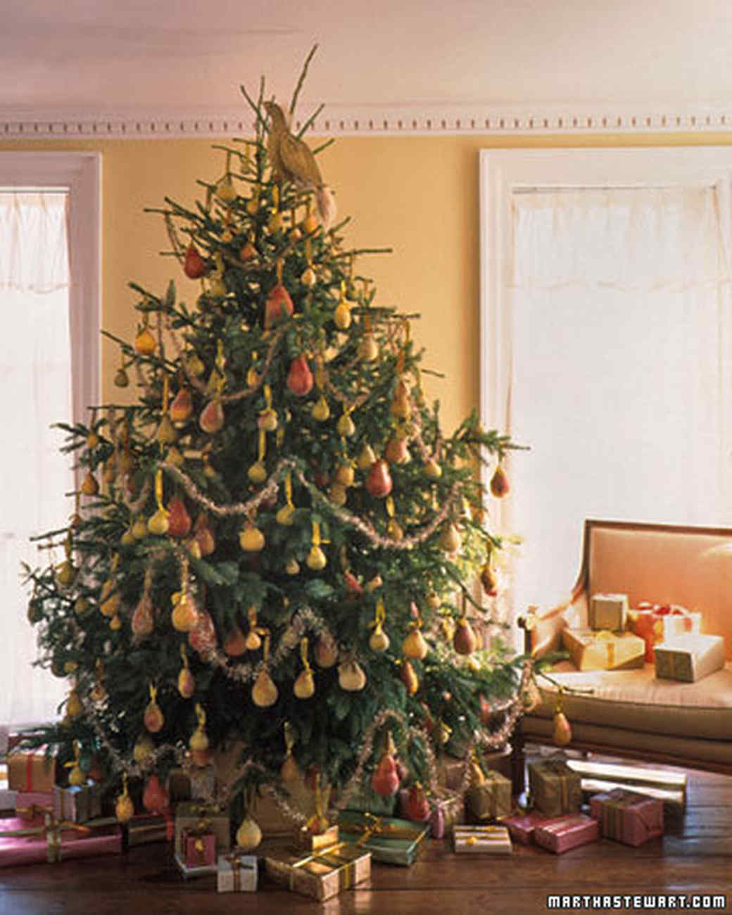 Frosted Pear Ornaments Martha Gl Glitter Makes For The Most Sparkling Effect It S Transpa Unlike Metal Flake So Lets Fruit Color Show Through