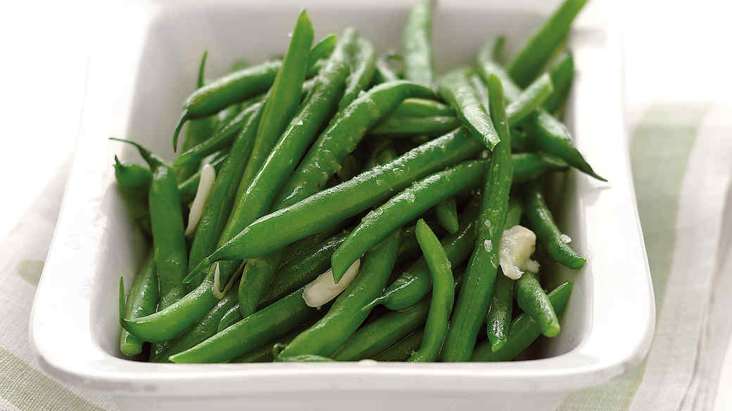 Microwave Steamed Garlic Green Beans Steamed Green Beans White Dishsteamed