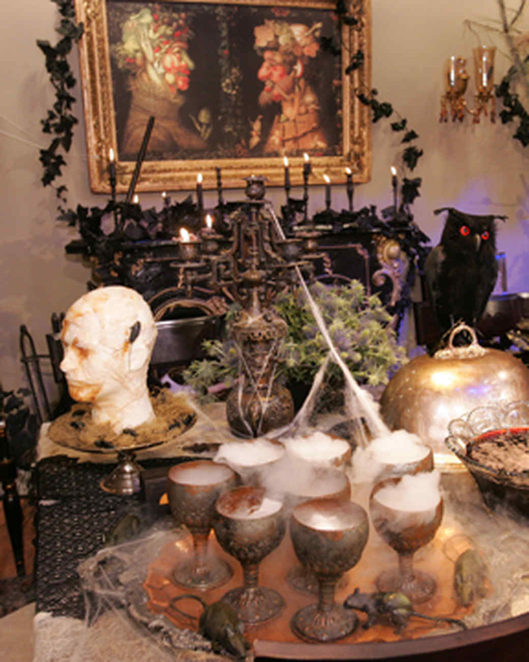 Halloween Decorations from the Show | Martha Stewart