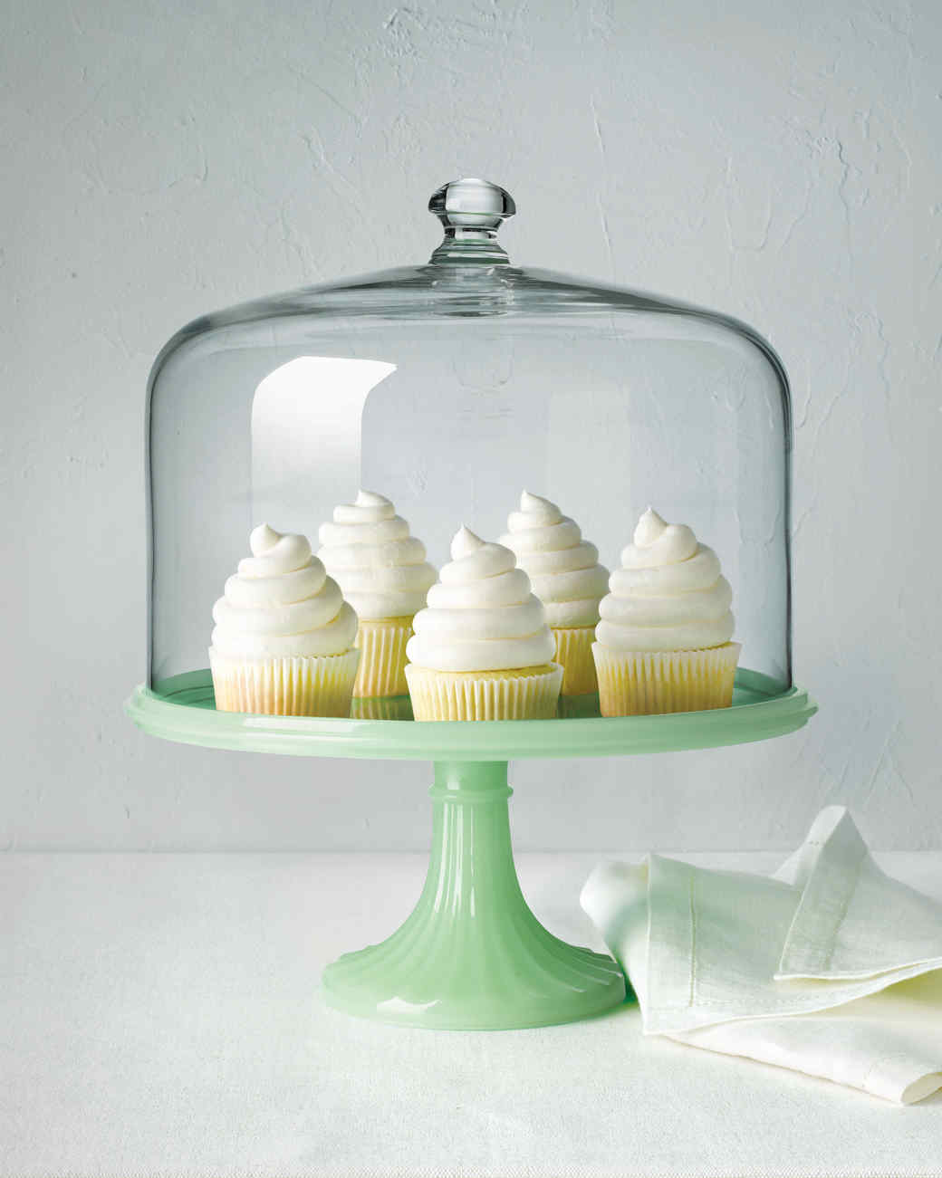 Show it Off! Our Favorite Cake Stands For Displaying Any
