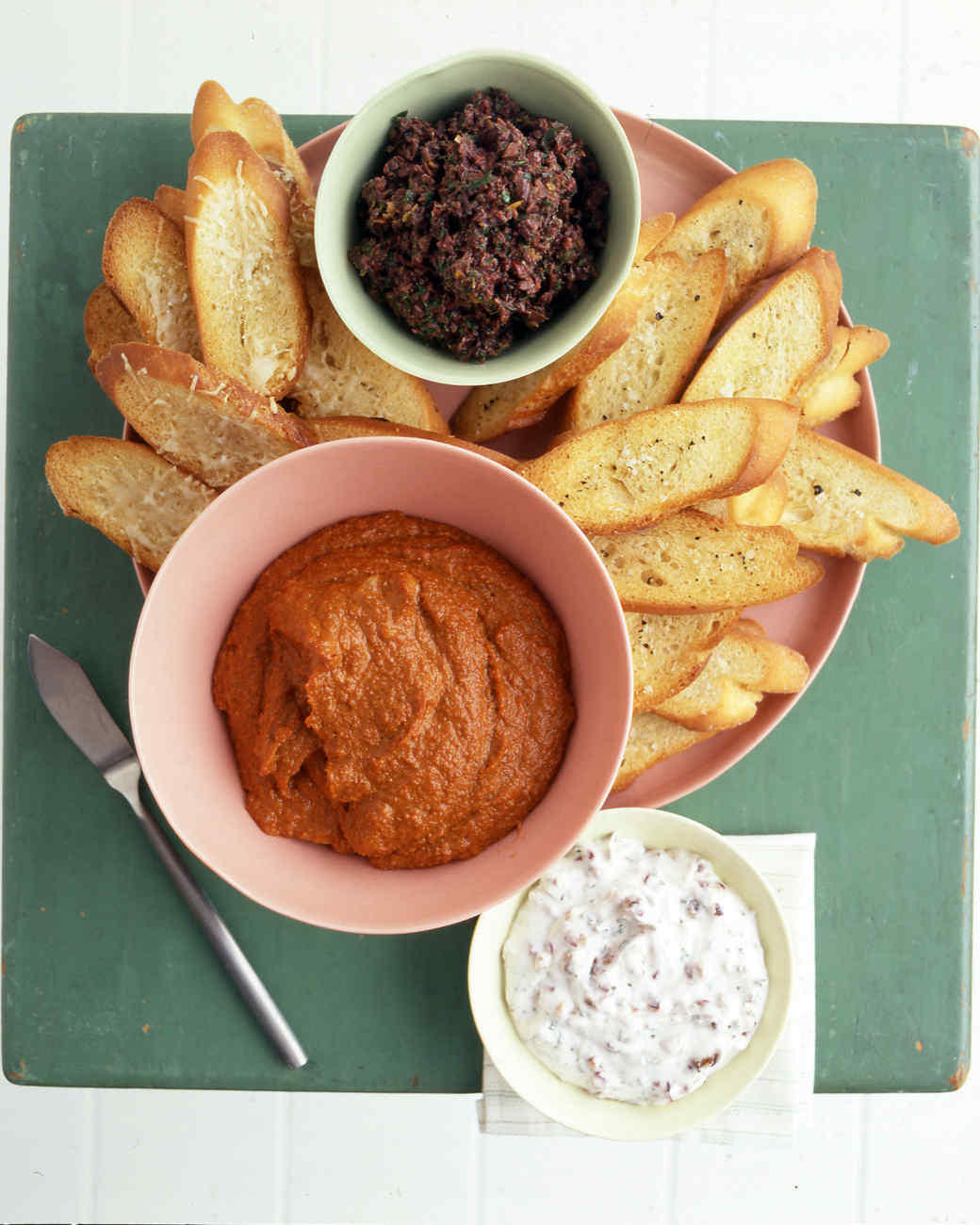 No-Cook Summer Recipes - Summer means long days filled with outdoor activities and impromptu weekend gatherings. So when the temperature rises, keep the cooking time to a minimum and the kitchen cool with our favorite no-cook summer recipes. | www.hungerchef.xyz #nocook #summer #summerrecipe #summerfood #salad #sandwiches #soup No-Cook Summer Recipes - Summer means long days filled with outdoor activities and impromptu weekend gatherings. So when the temperature rises, keep the cooking time to a minimum and the kitchen cool with our favorite no-cook summer recipes. | www.hungerchef.xyz #nocook #summer #summerrecipe #summerfood #salad #sandwiches #soup