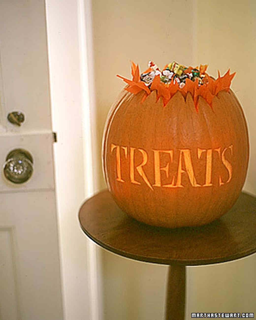 Spooktacular Ways To Display Your Halloween Treats