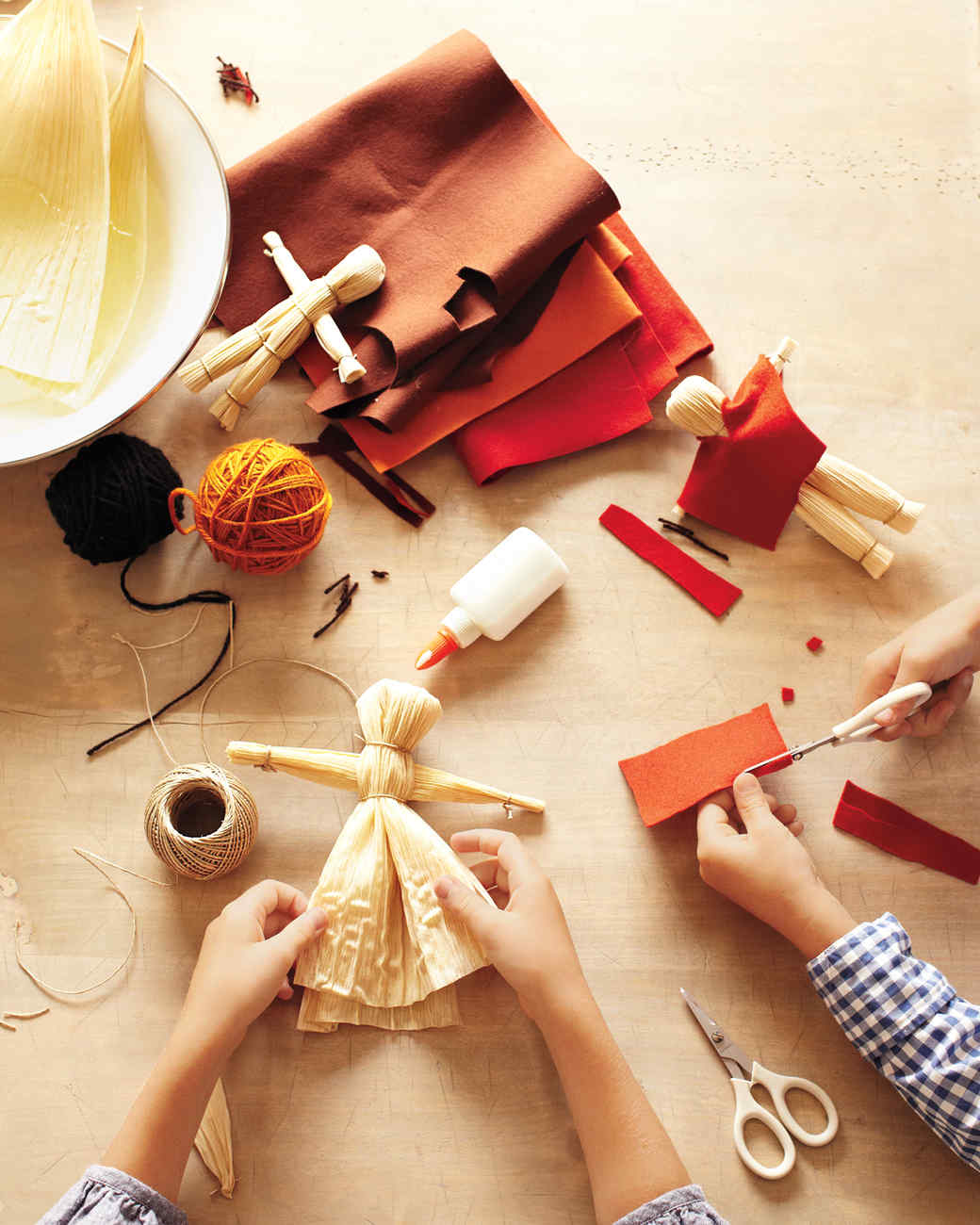 making corn husk dolls