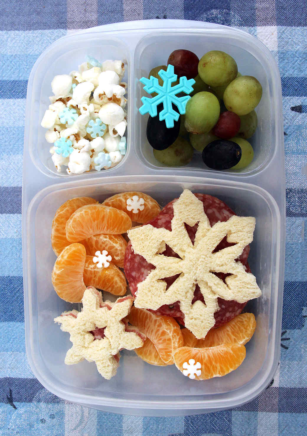 9 Cute Christmas Bento Boxes that Will Get Kids into the Holiday Spirit