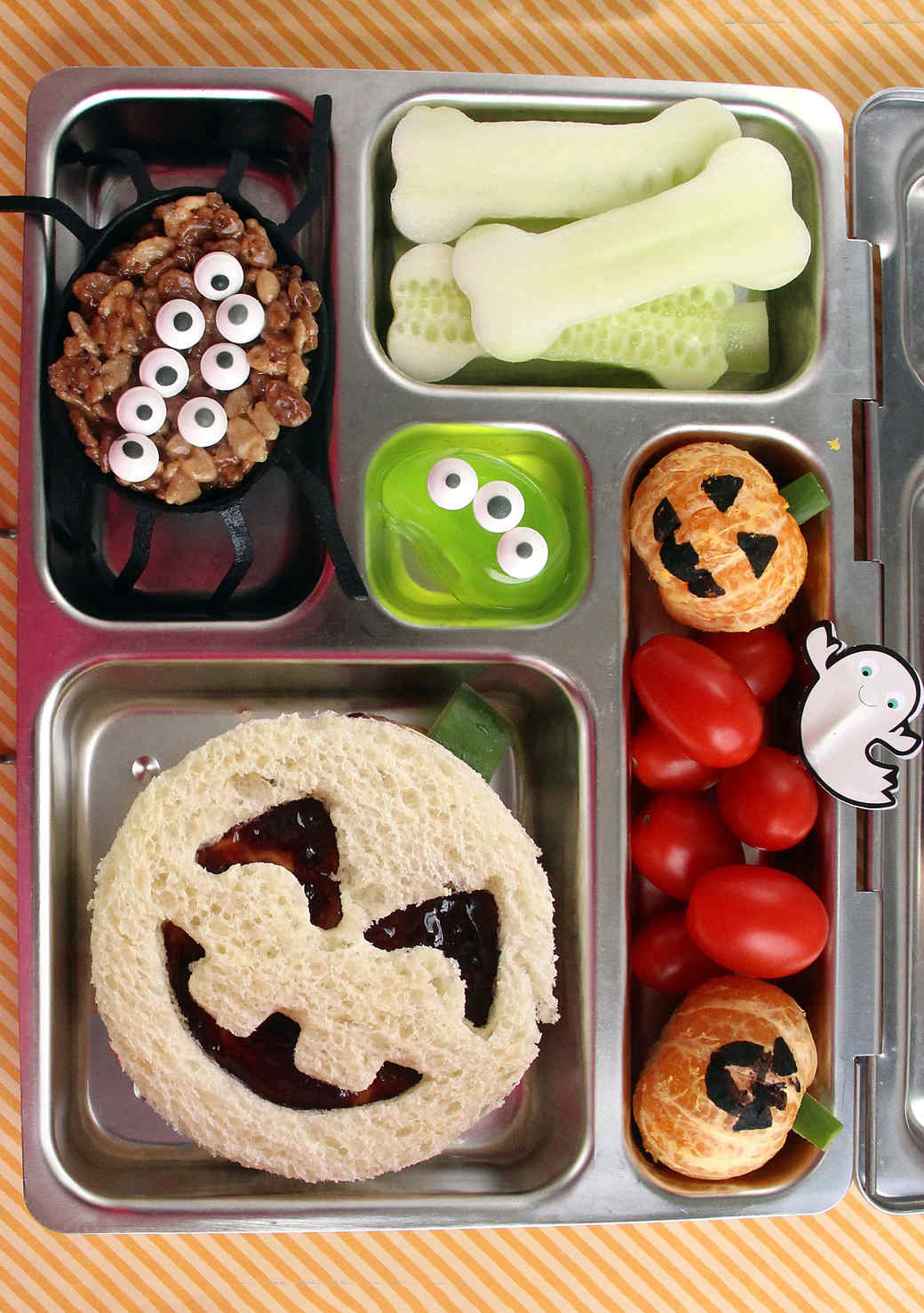 10 SuperScary But Also Very Cute Bento Boxes for Halloween Martha