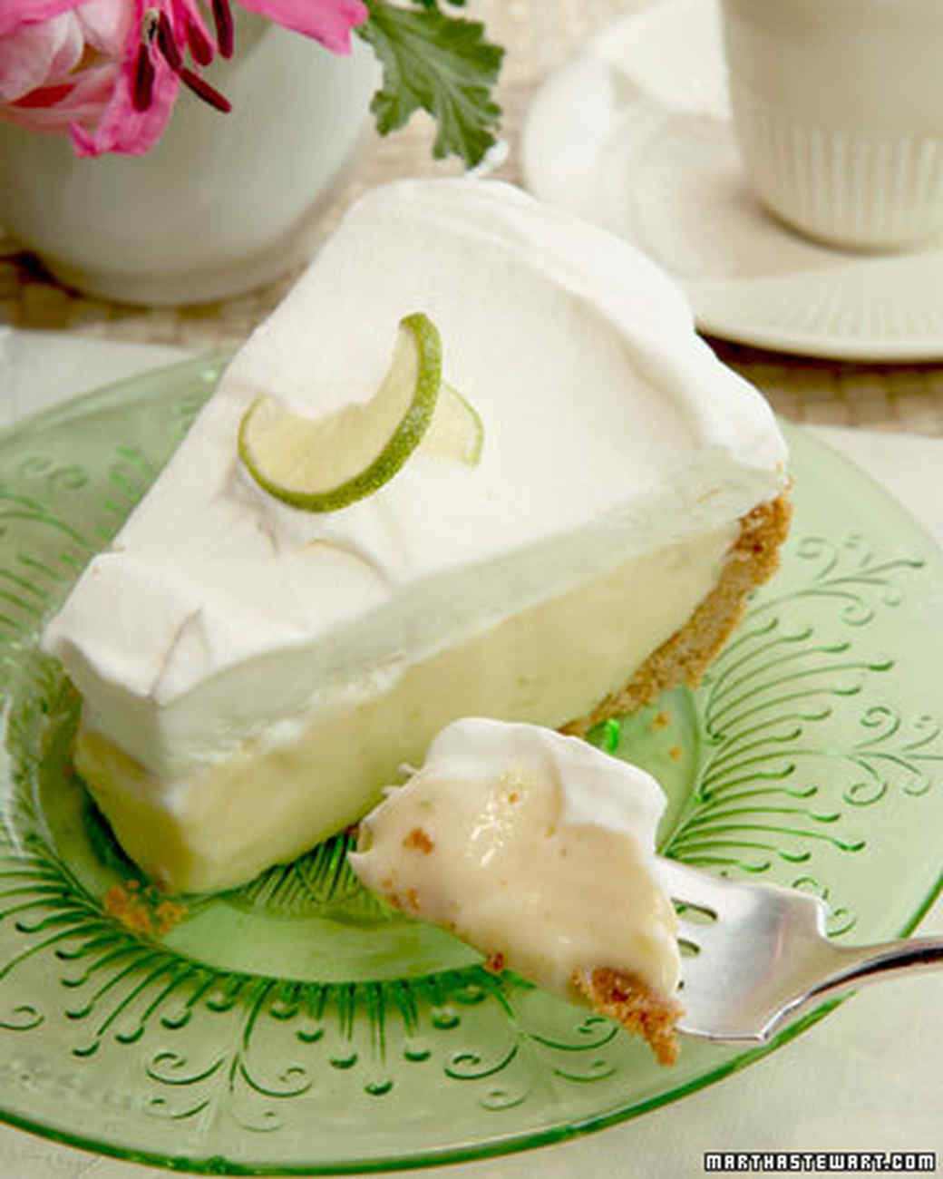 Key Lime Pie Recipes Because Just One Is Not Enough Martha Stewart   2015 Frozenkeylimepie Xl 