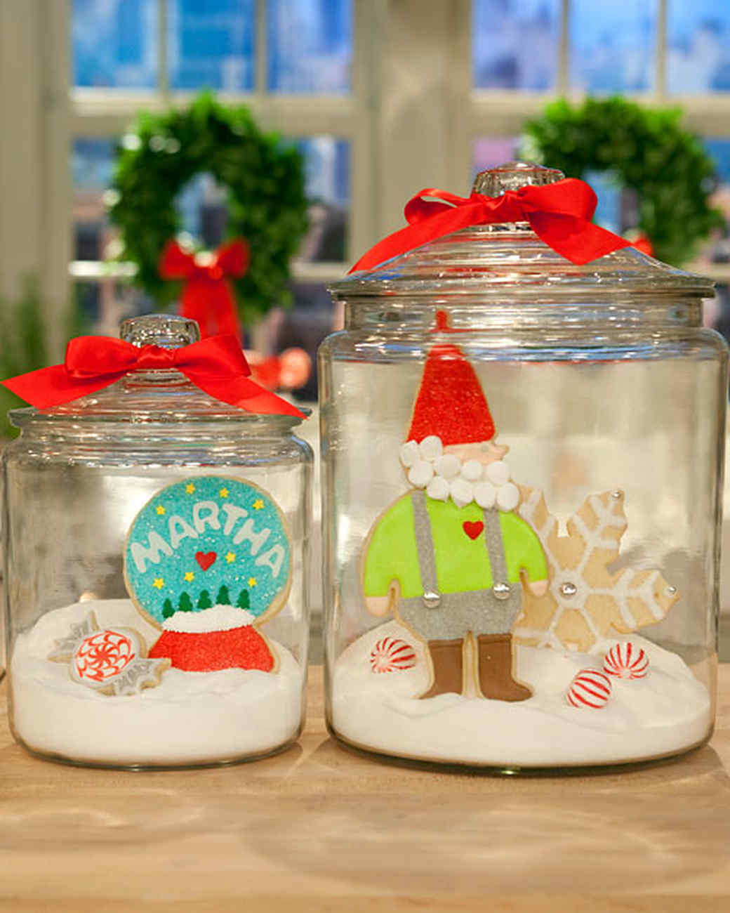 Holiday Table Decorations from ''The Martha Stewart Show'' and More
