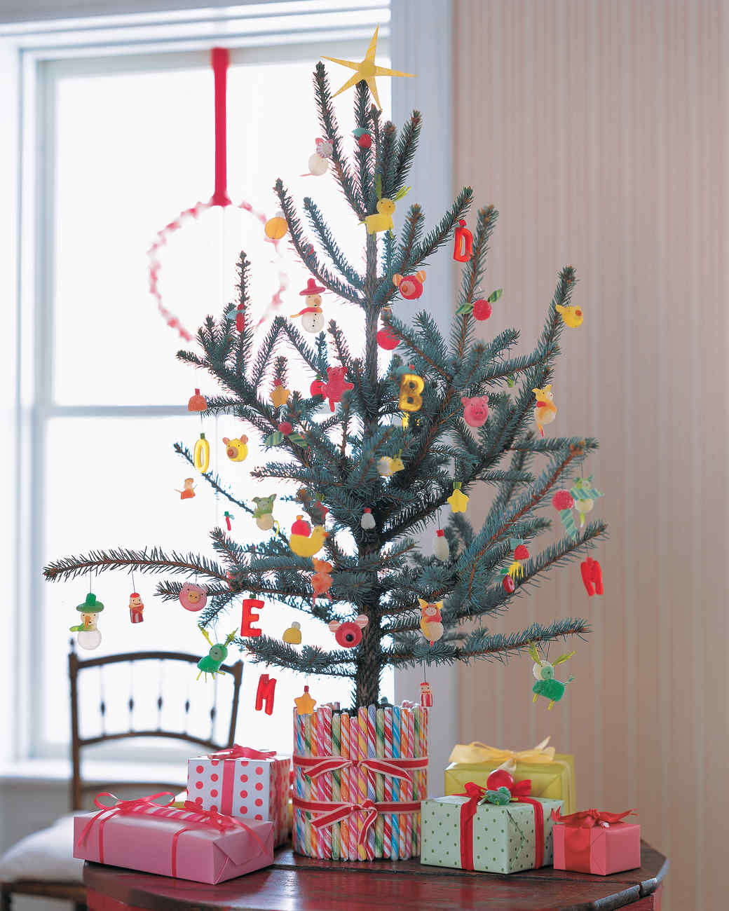 SEARCH AND BUY THIS PRODUCT AT AMAZON.COM 28 Creative Christmas Tree Decorating Ideas | Martha Stewart