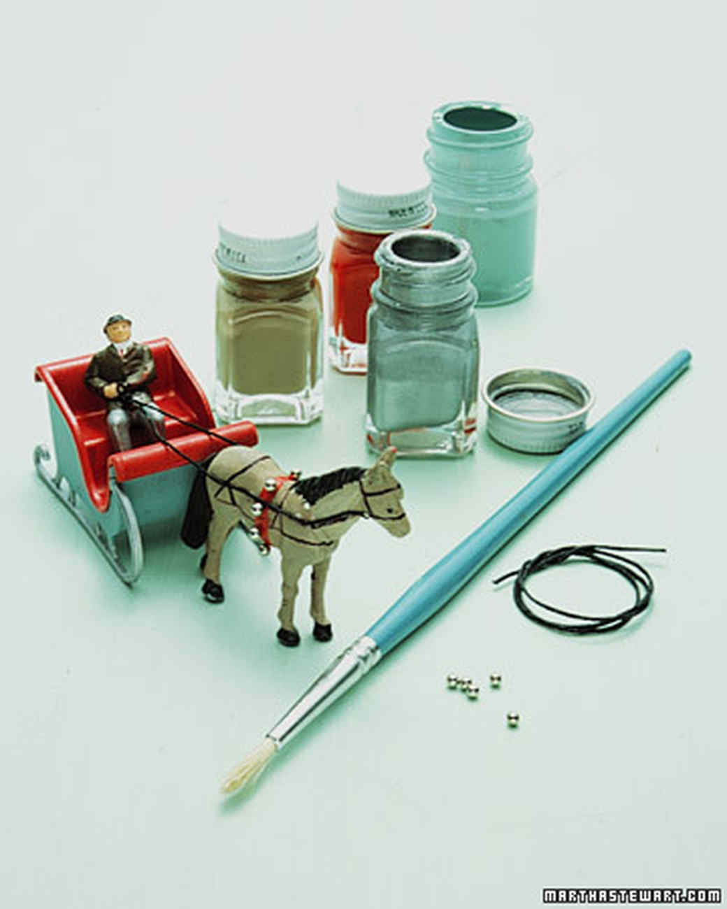 how to make a snow globe martha stewart christmas sleigh props