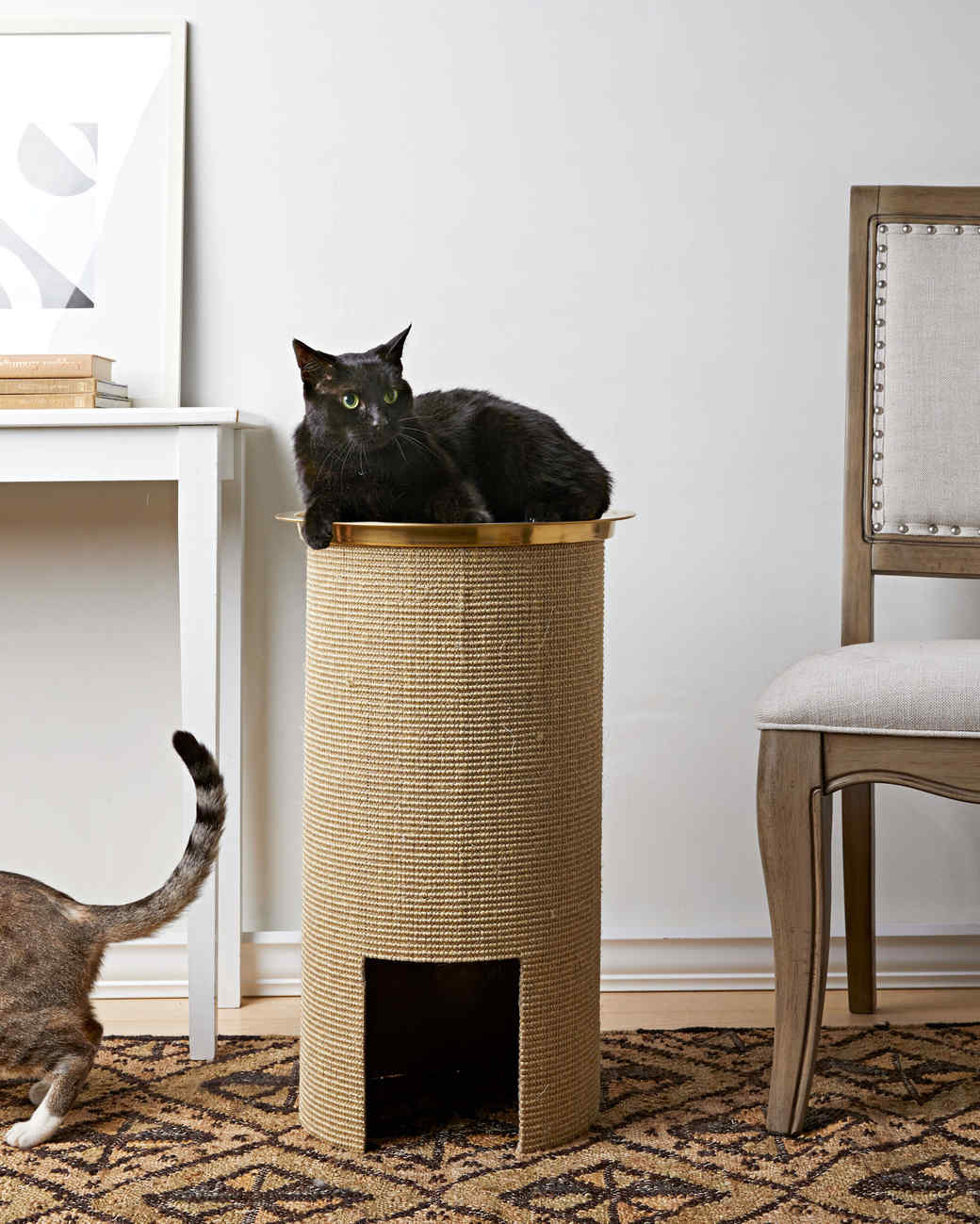 small cat scratch post