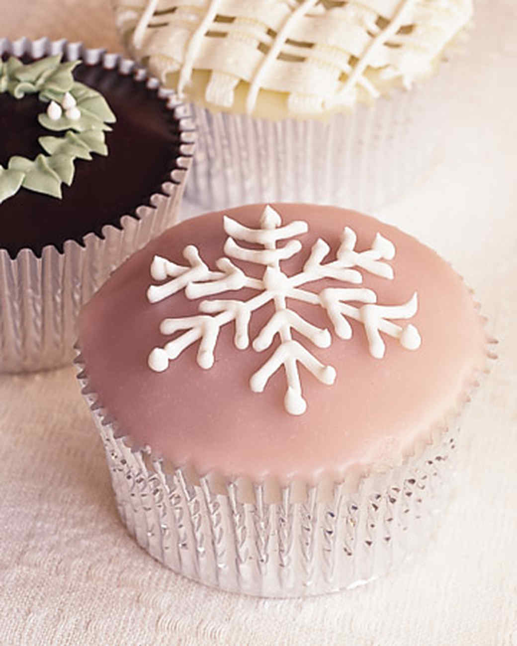 Christmas Cake and Cupcake Recipes | Martha Stewart