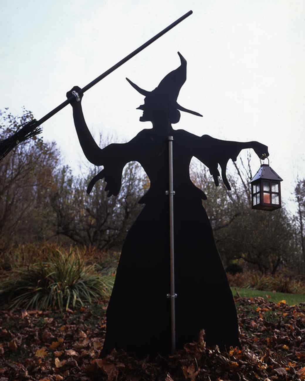 Witch And Cat Lawn Ornaments Martha The Figures Are Easy To Make From Hardware Supplies And They Can Be Brought Out Year After