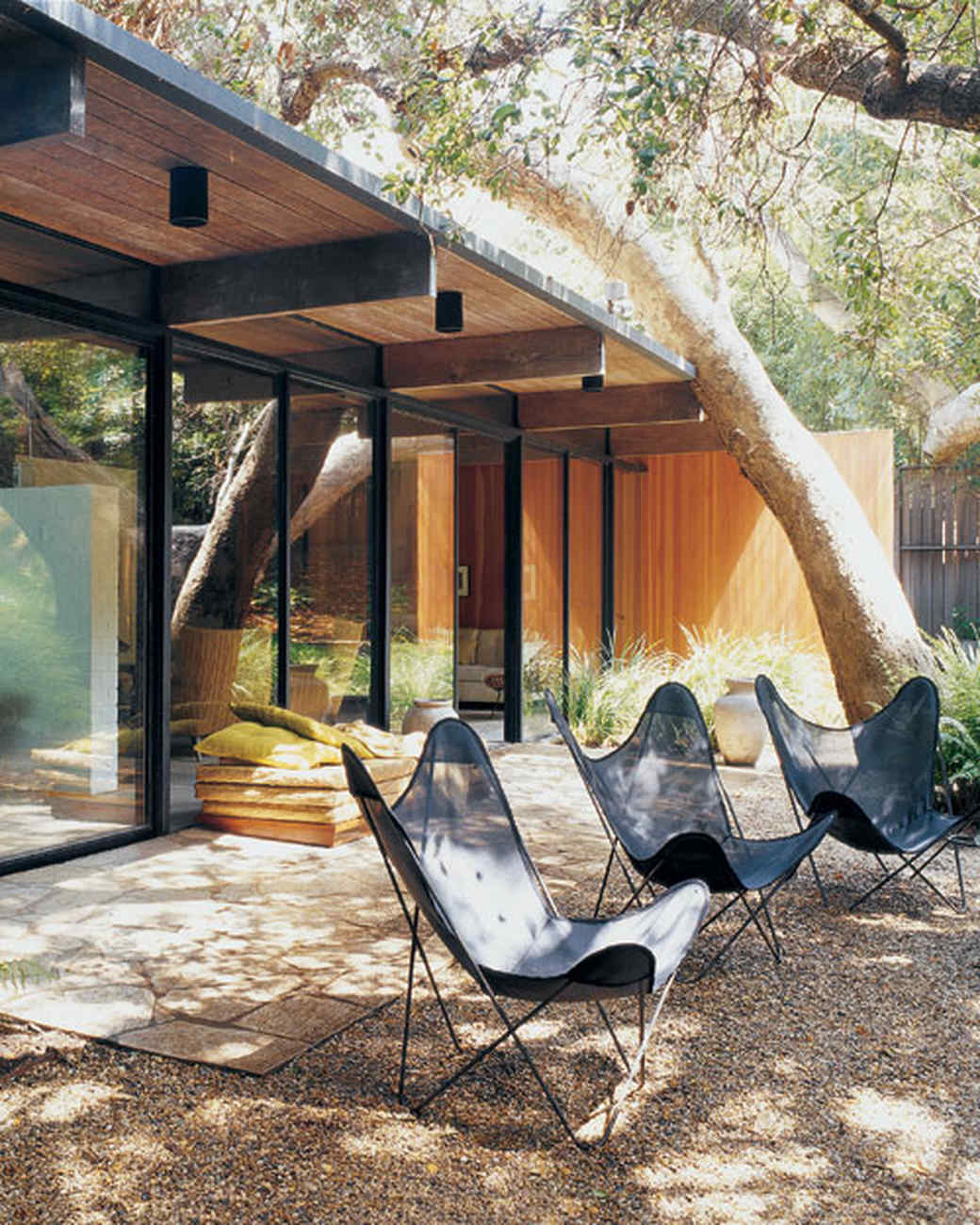 Home Tours Of Serene Outdoor Spaces Martha Stewart A Modern Patio