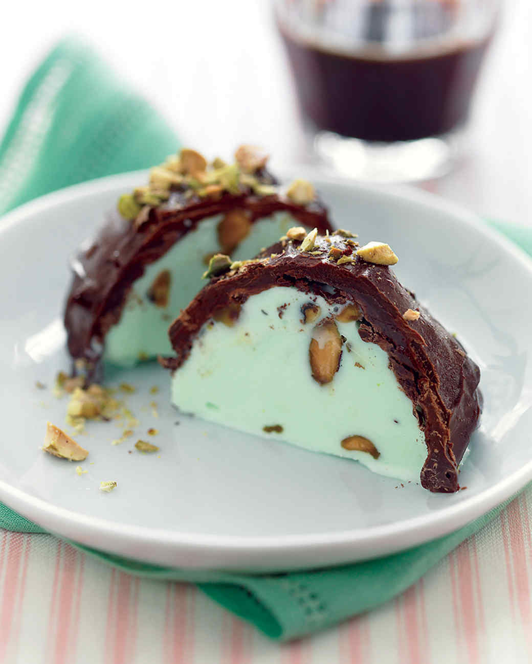 12 Wildcard Christmas Desserts for a Spectacular Finale ...