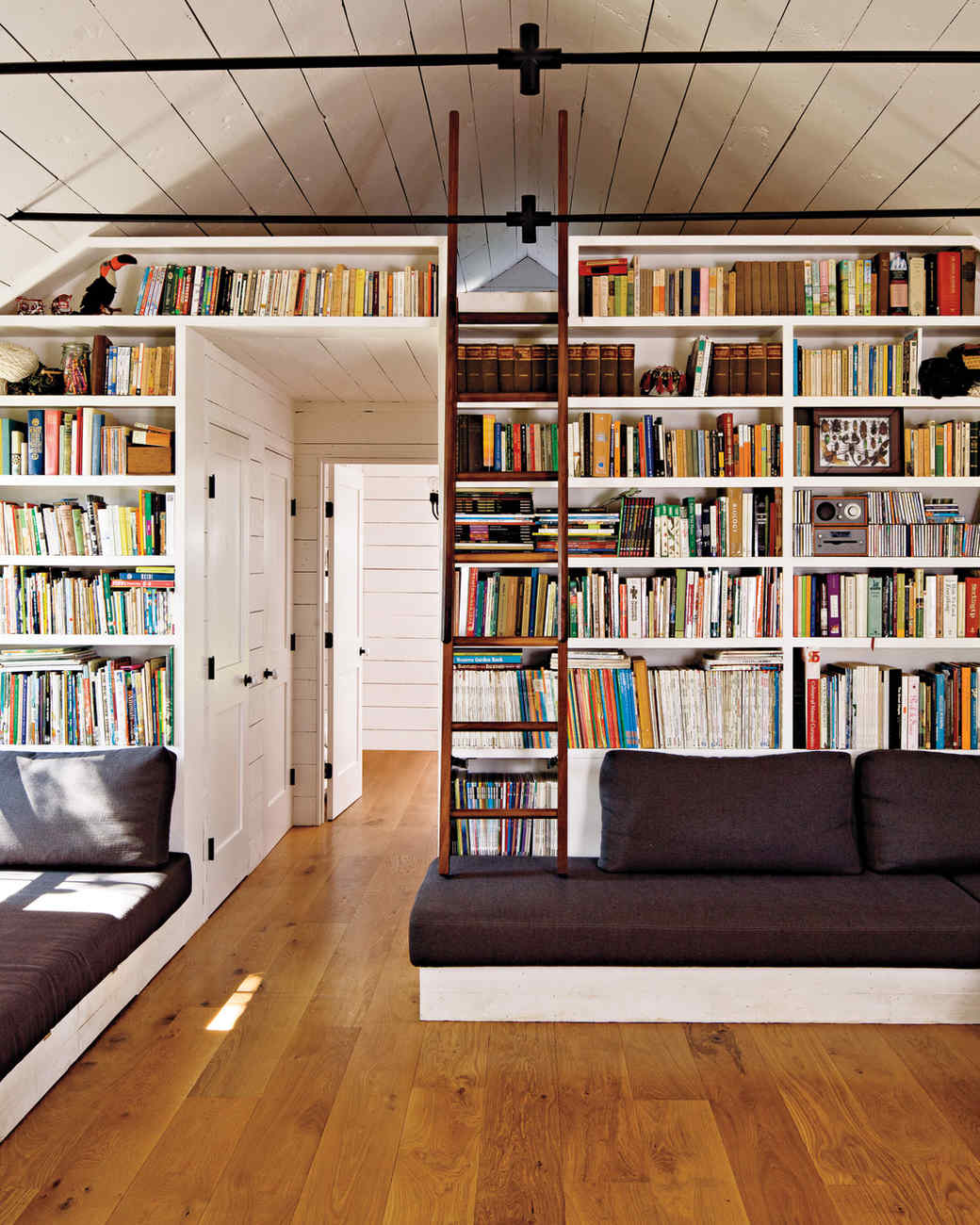 Real Page Turners Our Favorite Bookshelf Organizing Ideas Martha Real Page Turners Our Favorite Bookshelf Organizing Ideas Martha