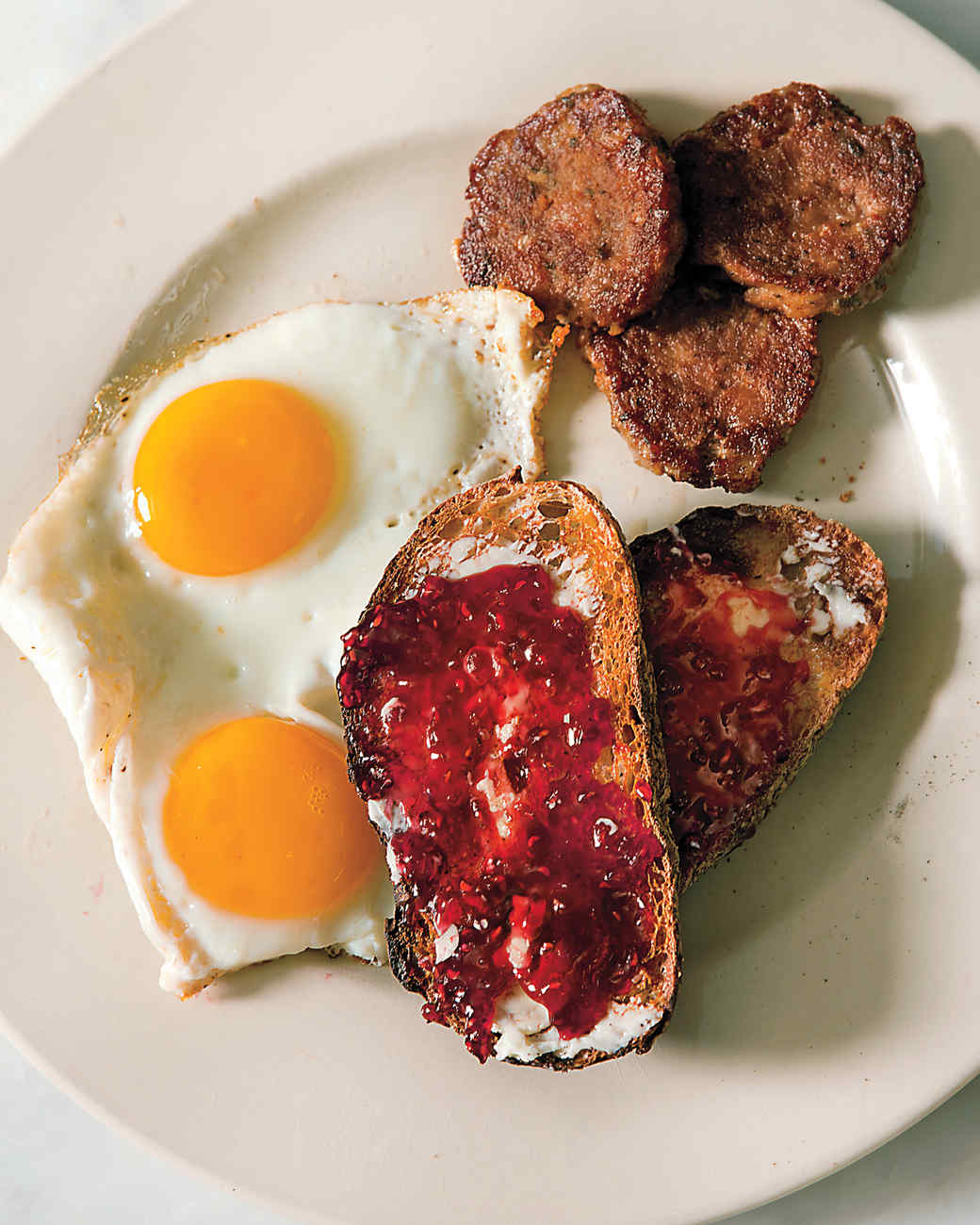 17-delicious-ways-to-eat-a-fried-egg-martha-stewart