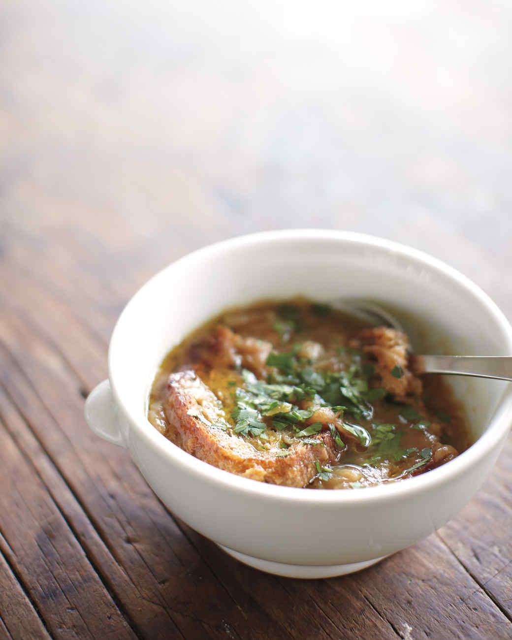 Onion Soup Recipes: From the French Classic to Rich Cheeseless Versions
