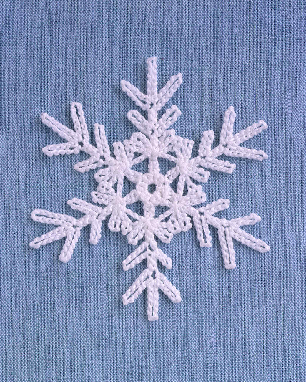 classic-crocheted-snowflake-martha-stewart